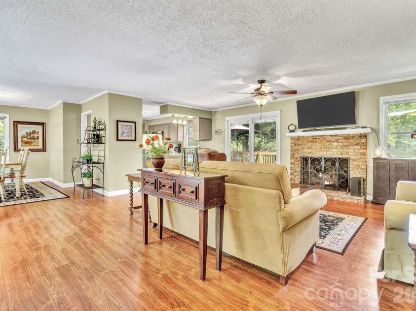 238 Park Lane, Hendersonville, NC 28791.  MLS# CAR4359768, YatesRealty ID 12301. 
