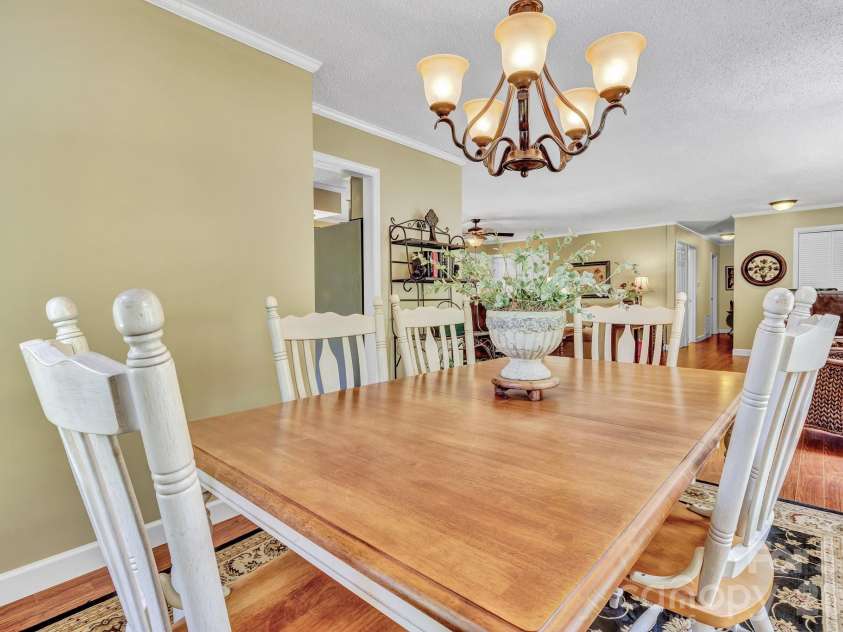 238 Park Lane, Hendersonville, NC 28791.  MLS# CAR4359768, YatesRealty ID 12301. 