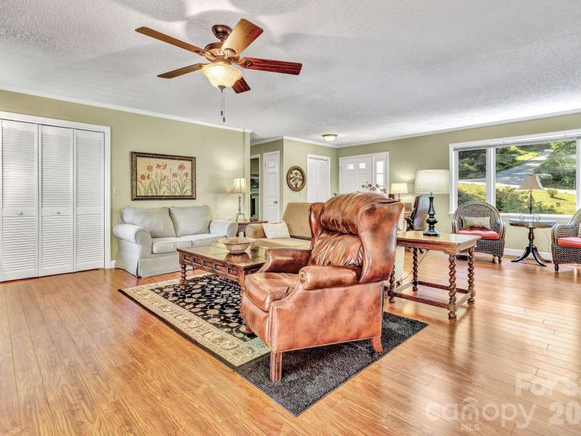 238 Park Lane, Hendersonville, NC 28791.  MLS# CAR4359768, YatesRealty ID 12301. 