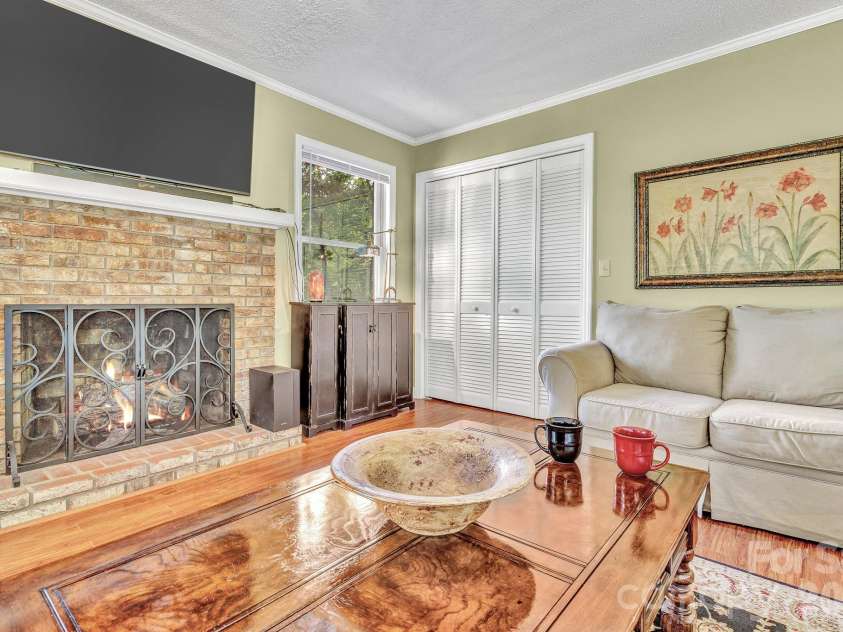 238 Park Lane, Hendersonville, NC 28791.  MLS# CAR4359768, YatesRealty ID 12301. 