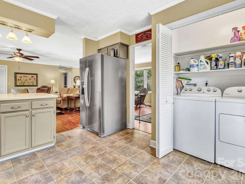 238 Park Lane, Hendersonville, NC 28791.  MLS# CAR4359768, YatesRealty ID 12301. 