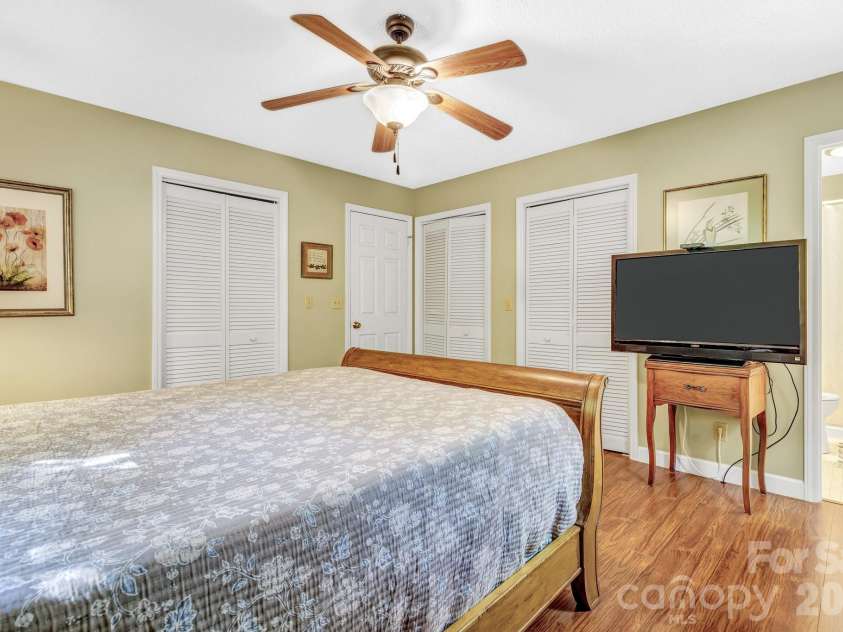 238 Park Lane, Hendersonville, NC 28791.  MLS# CAR4359768, YatesRealty ID 12301. 