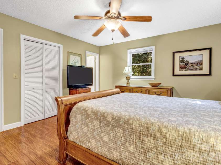238 Park Lane, Hendersonville, NC 28791.  MLS# CAR4359768, YatesRealty ID 12301. 