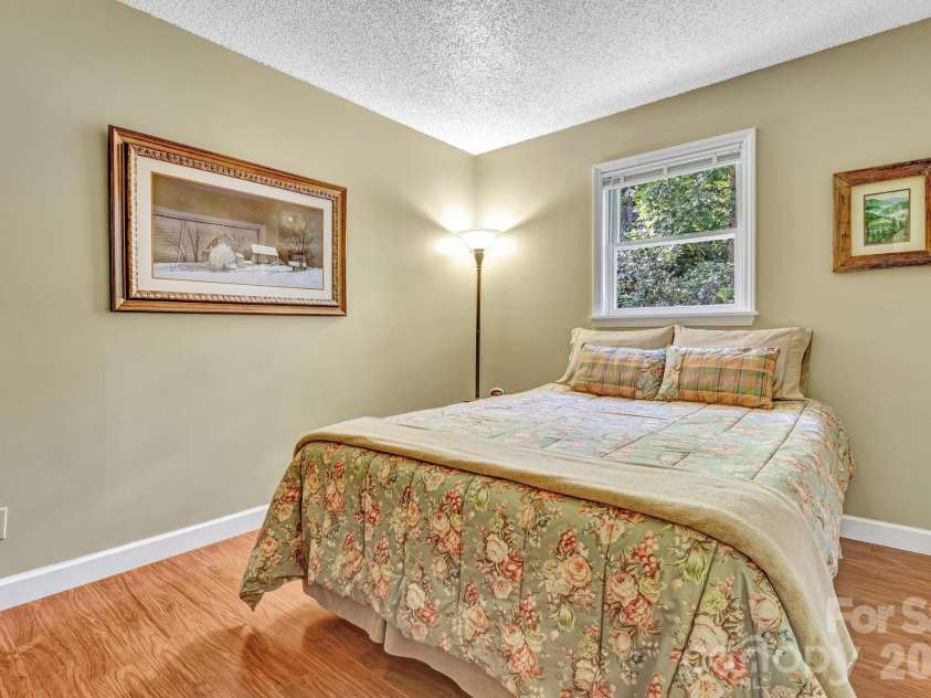 238 Park Lane, Hendersonville, NC 28791.  MLS# CAR4359768, YatesRealty ID 12301. 