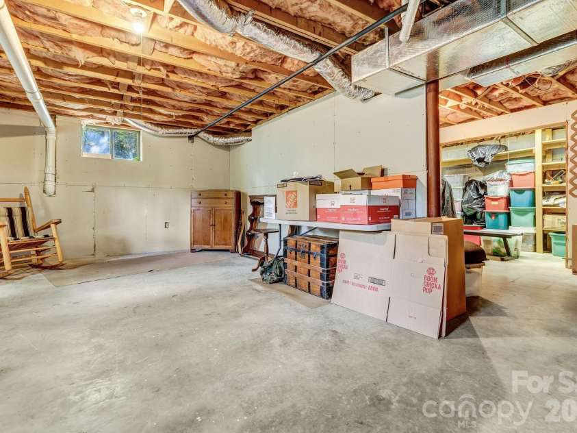 238 Park Lane, Hendersonville, NC 28791.  MLS# CAR4359768, YatesRealty ID 12301. 