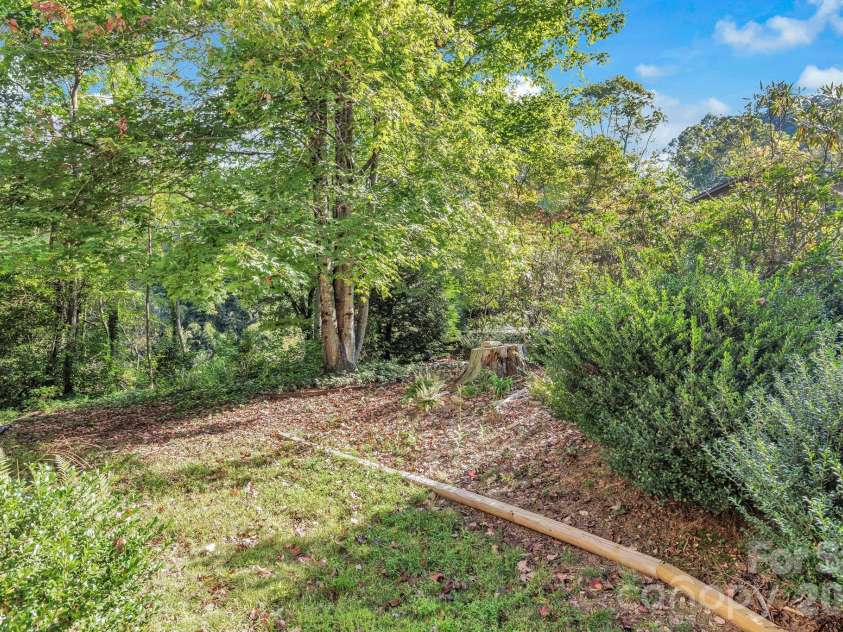 238 Park Lane, Hendersonville, NC 28791.  MLS# CAR4359768, YatesRealty ID 12301. 