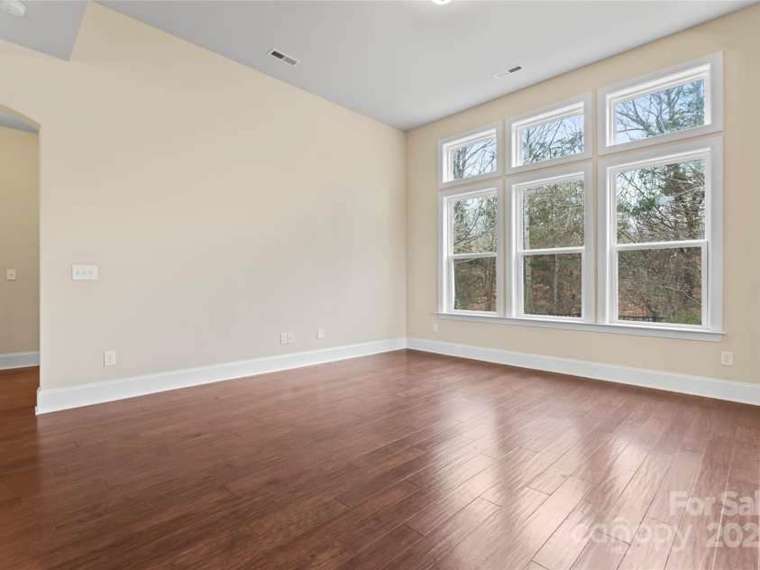11604 Bradford Park Drive, Davidson, NC 28036.  MLS# CAR4222363, YatesRealty ID 12303. Living room