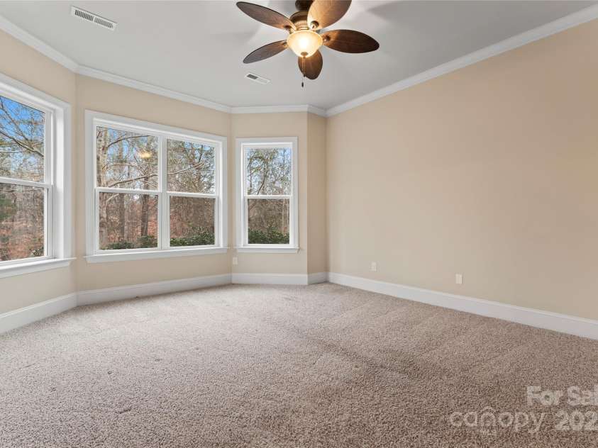 11604 Bradford Park Drive, Davidson, NC 28036.  MLS# CAR4222363, YatesRealty ID 12303. Primary bedroom