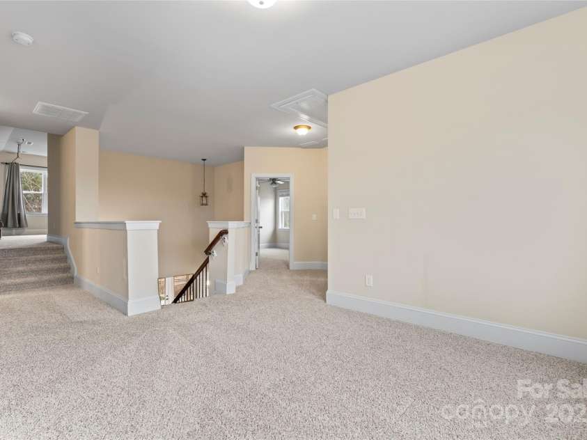 11604 Bradford Park Drive, Davidson, NC 28036.  MLS# CAR4222363, YatesRealty ID 12303. Upstairs loft area