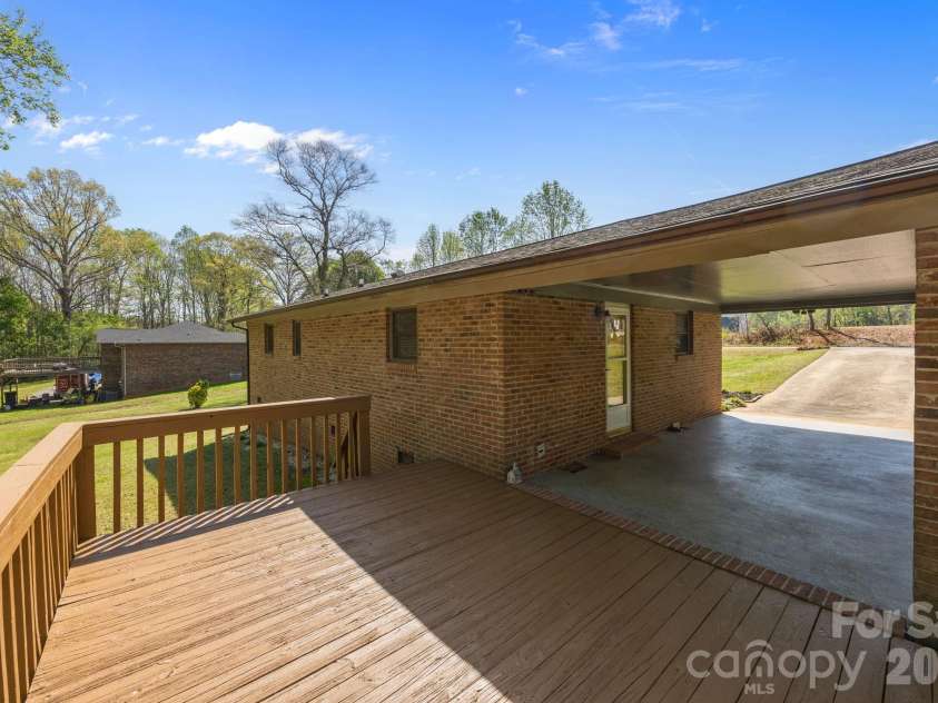 425 Robinson Road, Salisbury, NC 28144.  MLS# CAR4367799, YatesRealty ID 12303. 