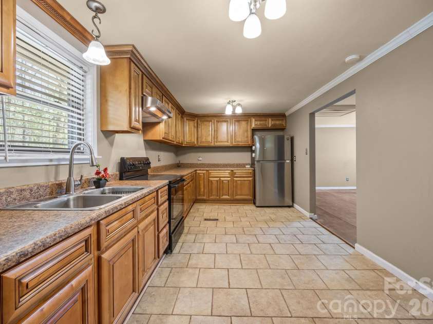425 Robinson Road, Salisbury, NC 28144.  MLS# CAR4367799, YatesRealty ID 12303. 