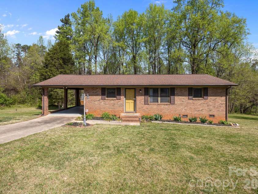 425 Robinson Road, Salisbury, NC 28144.  MLS# CAR4367799, YatesRealty ID 12303. 