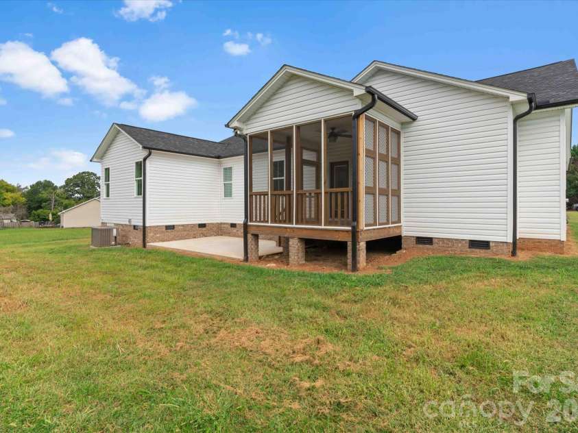 113 Cheval Trail, Cleveland, NC 27013.  MLS# CAR4296024, YatesRealty ID 12304. 