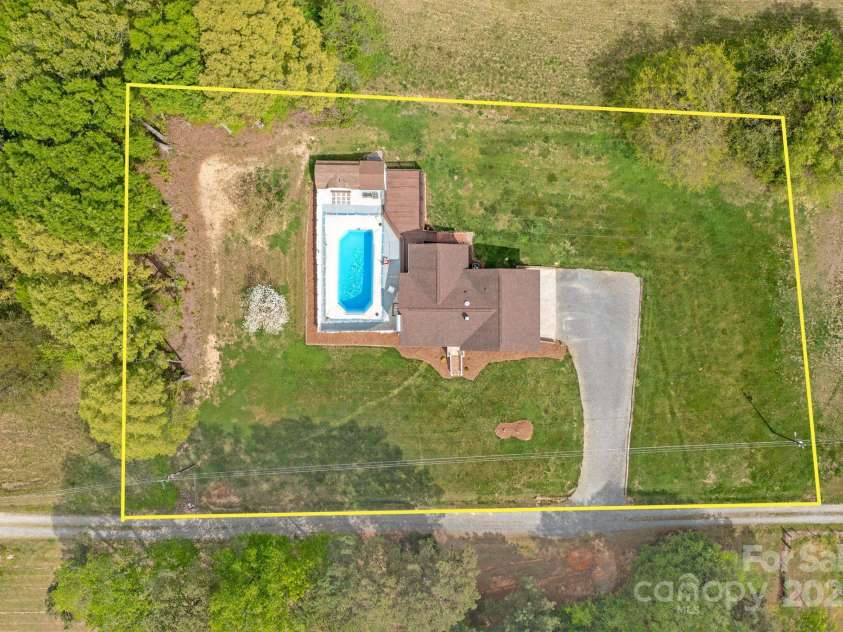 195 Old Farm Lane, Mocksville, NC 27028.  MLS# CAR4249878, YatesRealty ID 12304. 