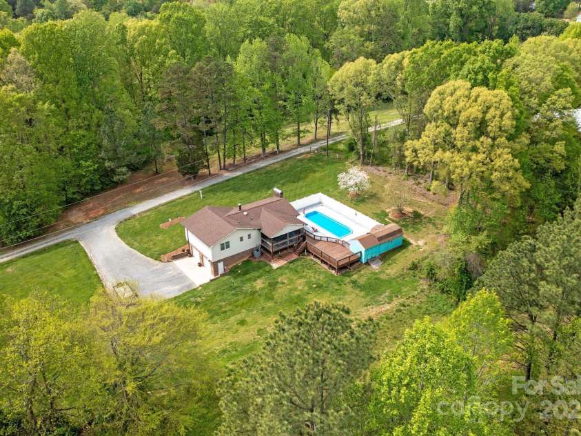 195 Old Farm Lane, Mocksville, NC 27028.  MLS# CAR4249878, YatesRealty ID 12304. 