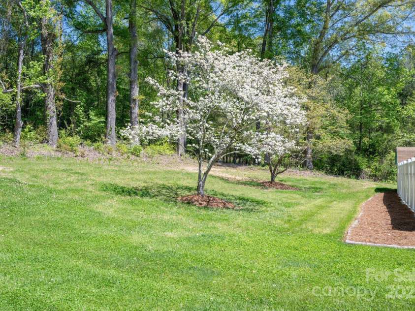 195 Old Farm Lane, Mocksville, NC 27028.  MLS# CAR4249878, YatesRealty ID 12304. 