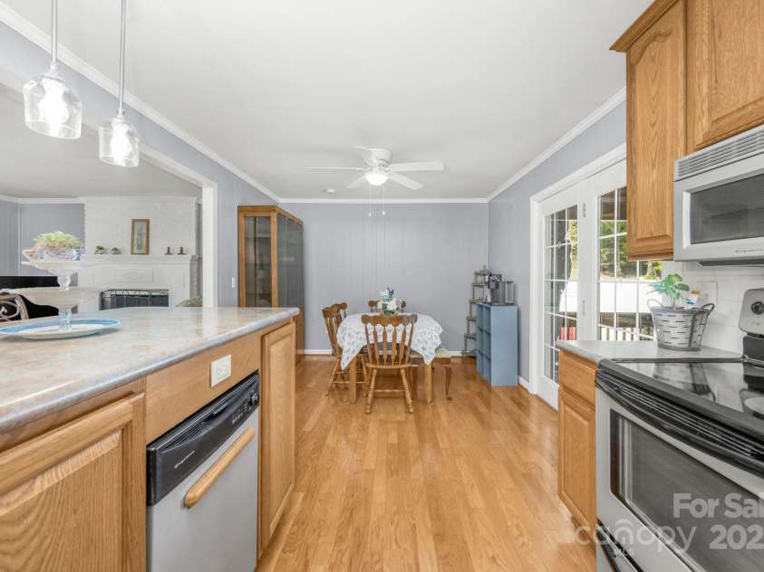 195 Old Farm Lane, Mocksville, NC 27028.  MLS# CAR4249878, YatesRealty ID 12304. 