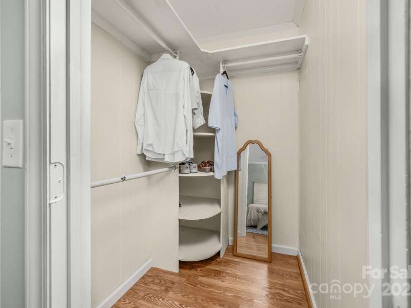 195 Old Farm Lane, Mocksville, NC 27028.  MLS# CAR4249878, YatesRealty ID 12304. 