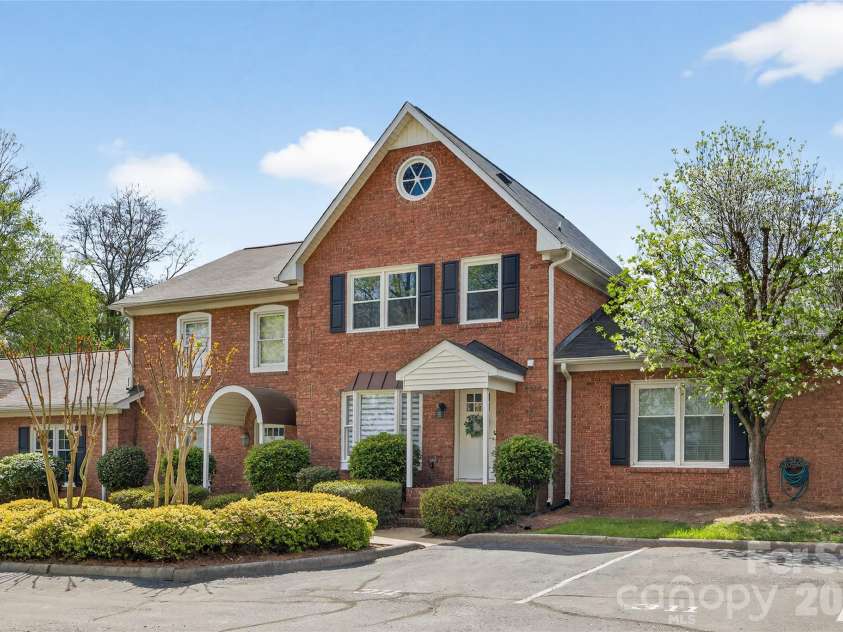311 Silverleaf Circle, Kannapolis, NC 28083.  MLS# CAR4366595, YatesRealty ID 12305. 