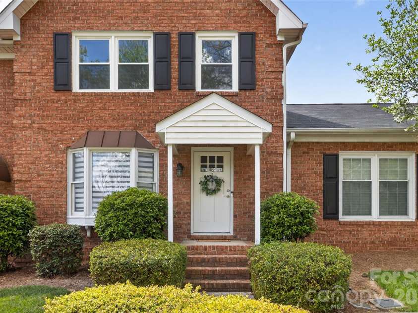 311 Silverleaf Circle, Kannapolis, NC 28083.  MLS# CAR4366595, YatesRealty ID 12305. 