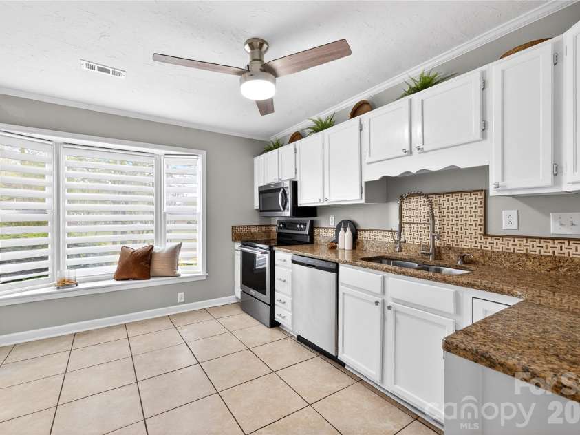 311 Silverleaf Circle, Kannapolis, NC 28083.  MLS# CAR4366595, YatesRealty ID 12305. 
