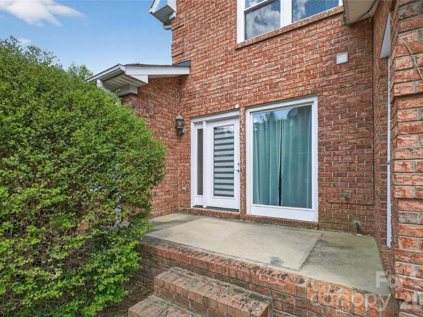 311 Silverleaf Circle, Kannapolis, NC 28083.  MLS# CAR4366595, YatesRealty ID 12305. 