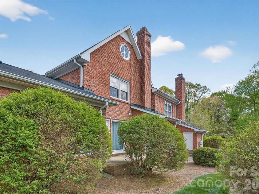 311 Silverleaf Circle, Kannapolis, NC 28083.  MLS# CAR4366595, YatesRealty ID 12305. 
