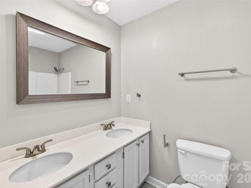 311 Silverleaf Circle, Kannapolis, NC 28083.  MLS# CAR4366595, YatesRealty ID 12305. Private full bath 2