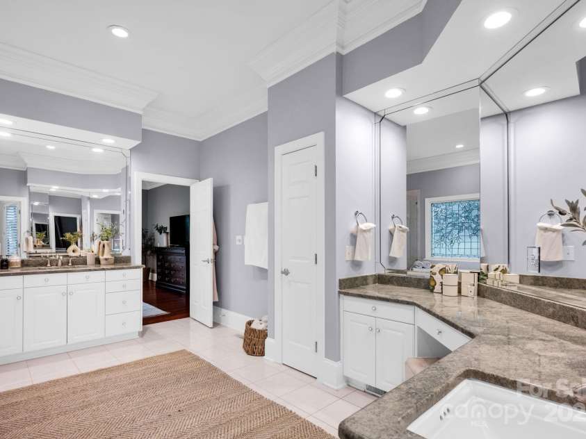 8305 Bar Harbor Lane, Charlotte, NC 28210.  MLS# CAR4253979, YatesRealty ID 12305. 