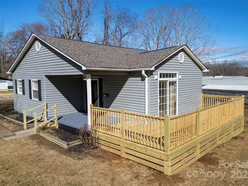 226 Dogwood Lane, Hendersonville, NC 28792.  MLS# CAR4240101, YatesRealty ID 12306. Look at that deck!