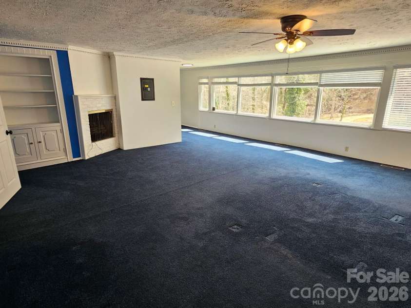 34 Landfair Lane, Hendersonville, NC 28792.  MLS# CAR4368004, YatesRealty ID 12308. 