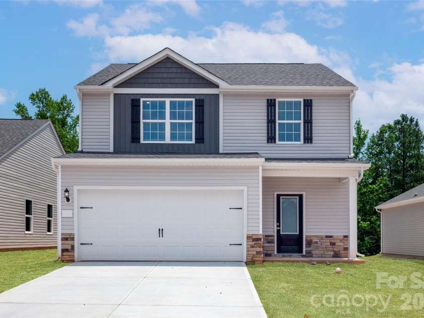 3416 Robindale Drive, Winston Salem, NC 27107.  MLS# CAR4360016, YatesRealty ID 12309. 