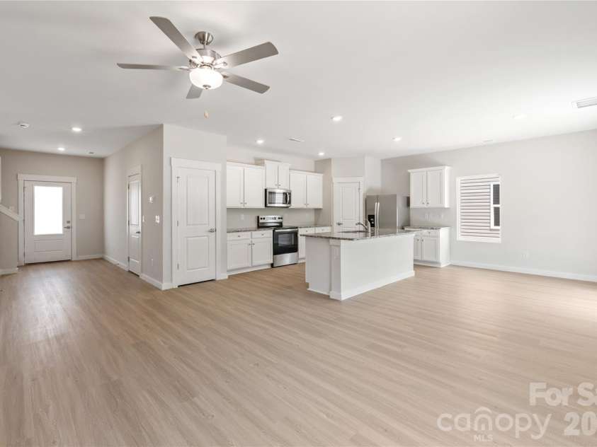 3416 Robindale Drive, Winston Salem, NC 27107.  MLS# CAR4360016, YatesRealty ID 12309. 