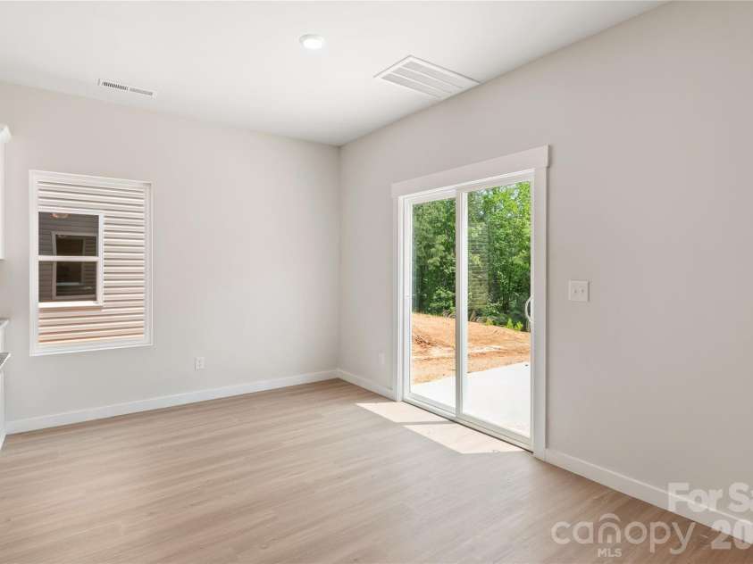 3416 Robindale Drive, Winston Salem, NC 27107.  MLS# CAR4360016, YatesRealty ID 12309. 