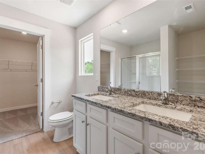3416 Robindale Drive, Winston Salem, NC 27107.  MLS# CAR4360016, YatesRealty ID 12309. 