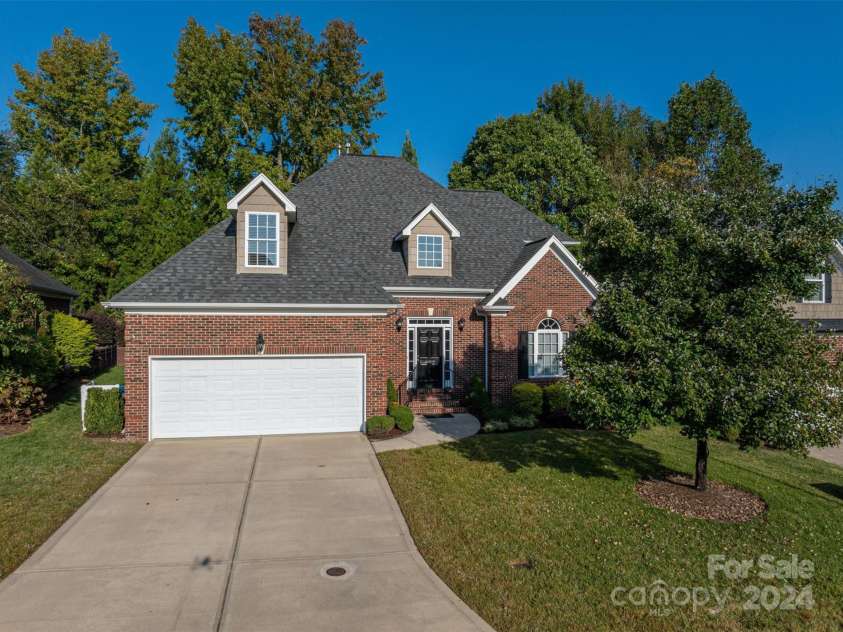 4006 St. Andrews Court, Cramerton, NC 28032.  MLS# CAR4190866, YatesRealty ID 1231. 