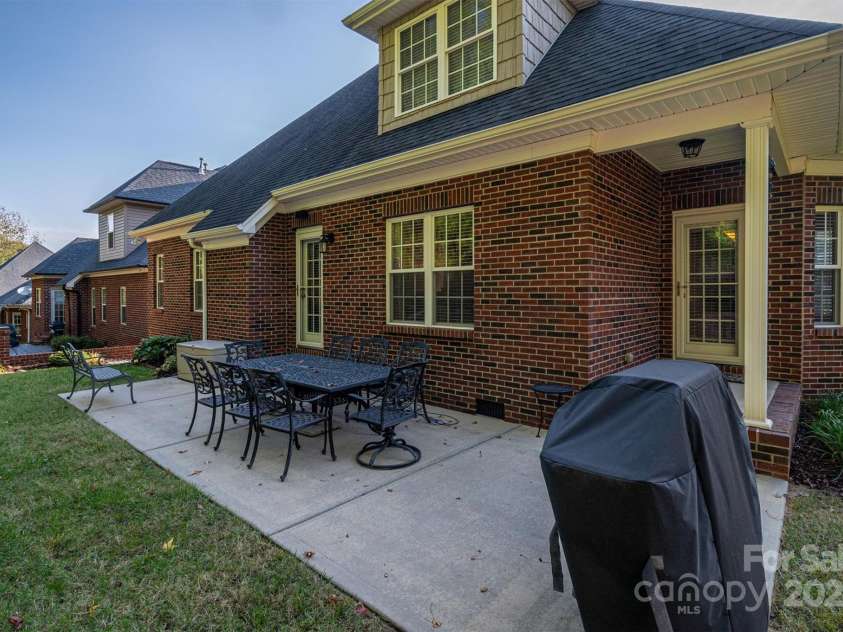 4006 St. Andrews Court, Cramerton, NC 28032.  MLS# CAR4190866, YatesRealty ID 1231. 