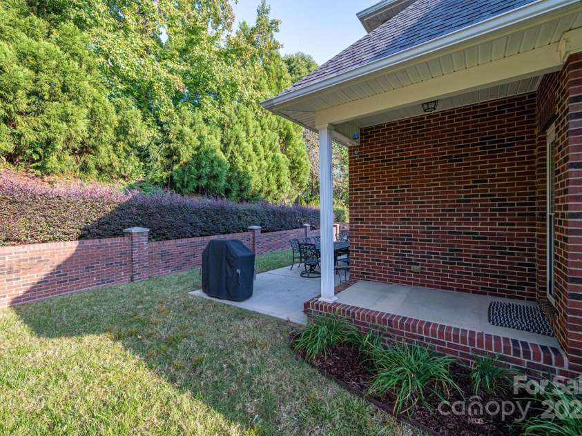 4006 St. Andrews Court, Cramerton, NC 28032.  MLS# CAR4190866, YatesRealty ID 1231. 