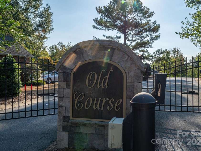 4006 St. Andrews Court, Cramerton, NC 28032.  MLS# CAR4190866, YatesRealty ID 1231. 