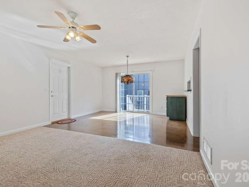 372 Kingfisher Lane, Mills River, NC 28759.  MLS# CAR4310639, YatesRealty ID 12310. 