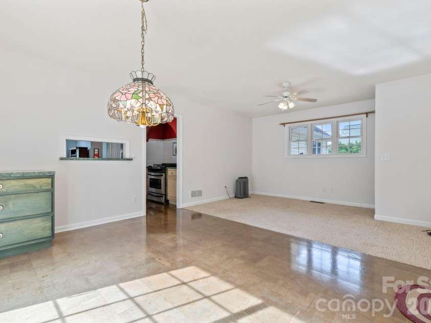 372 Kingfisher Lane, Mills River, NC 28759.  MLS# CAR4310639, YatesRealty ID 12310. 