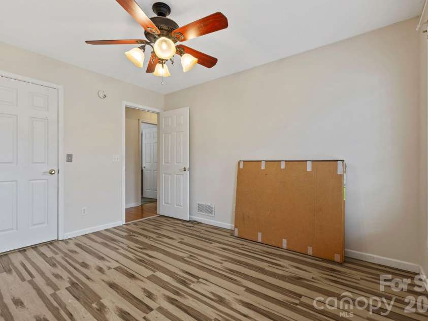 372 Kingfisher Lane, Mills River, NC 28759.  MLS# CAR4310639, YatesRealty ID 12310. 