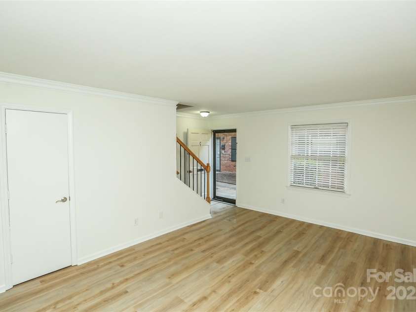 2332 Kenmore Avenue, Charlotte, NC 28204.  MLS# CAR4248912, YatesRealty ID 12311. 