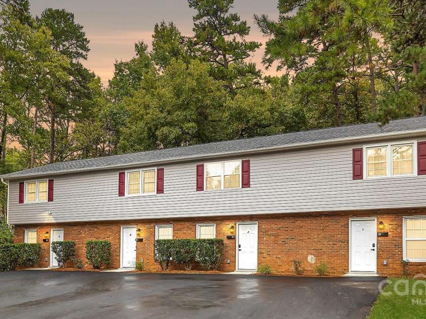 2828 Willow Street, Charlotte, NC 28208.  MLS# CAR4255390, YatesRealty ID 12312. 