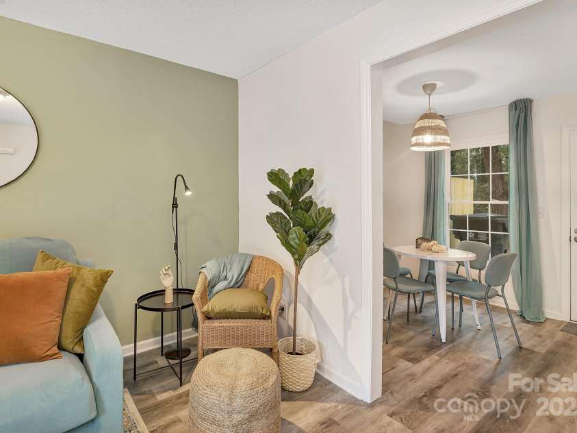 2828 Willow Street, Charlotte, NC 28208.  MLS# CAR4255390, YatesRealty ID 12312. 