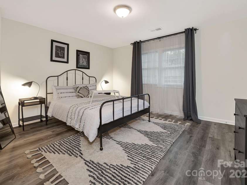 2828 Willow Street, Charlotte, NC 28208.  MLS# CAR4255390, YatesRealty ID 12312. 