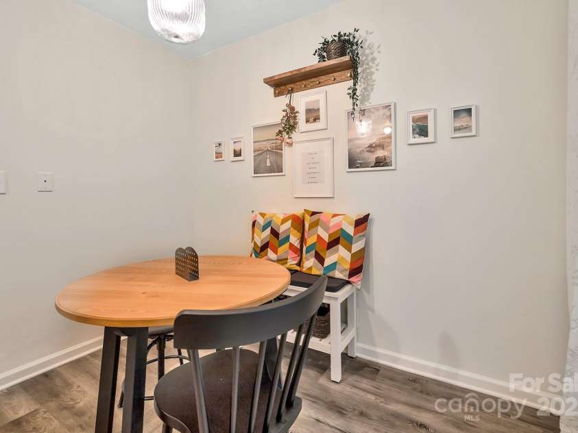 2828 Willow Street, Charlotte, NC 28208.  MLS# CAR4255390, YatesRealty ID 12312. 