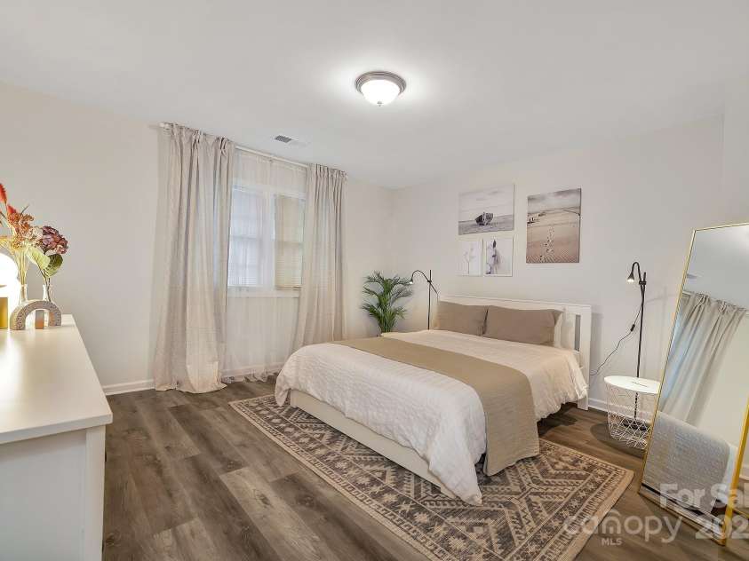 2828 Willow Street, Charlotte, NC 28208.  MLS# CAR4255390, YatesRealty ID 12312. 