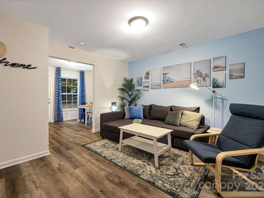 2828 Willow Street, Charlotte, NC 28208.  MLS# CAR4255390, YatesRealty ID 12312. 