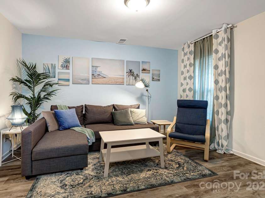 2828 Willow Street, Charlotte, NC 28208.  MLS# CAR4255390, YatesRealty ID 12312. 